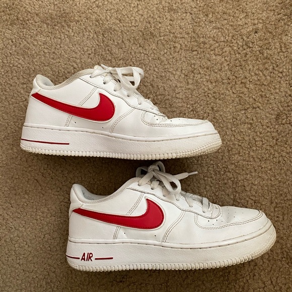 nike sneakers red swoosh